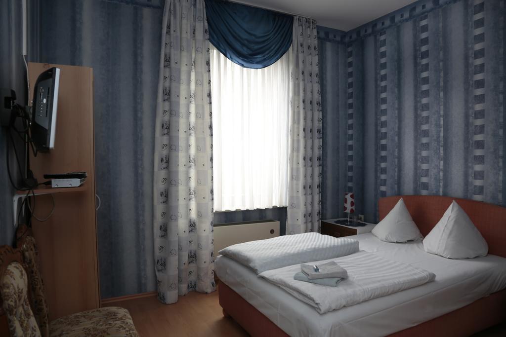 Hotel Sessellift Koblenz  Phòng bức ảnh